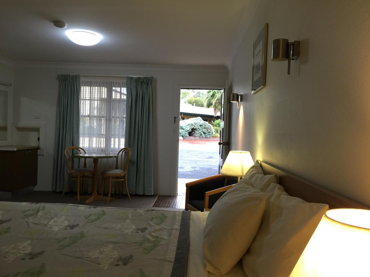 גלגונג Ten Dollar Town Motel מראה חיצוני תמונה